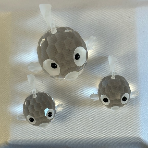Swarovski Crystal Figurines Blowfish Retired- set of three . - Picture 4 of 16